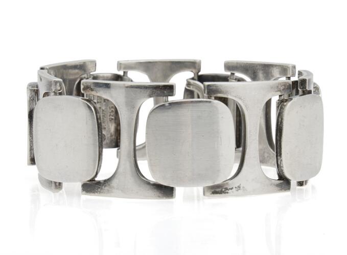 Bent Knudsen: A bracelet of sterling silver. No. 77. Weight Bent Knudsen: A bracelet of sterling silver. No. 77. Weight