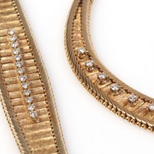 Diamantsmykkesæt af 14 kt. guld bestående af armbånd og halskæde prydet med talrige brillantslebne diamanter. L. 44 og 19 cm. Vægt i alt 80,5 cm. Ca. 1970. 2