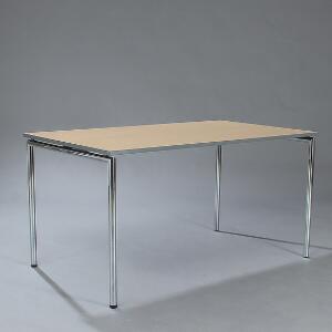 Four Design Rektangulært spisebord med top af fineret ahorn, udfoldeligt stel af forkromet metal. H. 73. B. 80. L. 160.