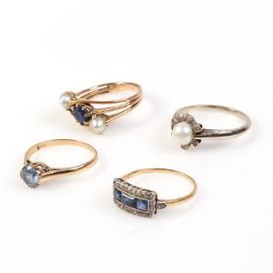 Fire ringe af 14 og 18 kt. guld hver prydet med henholdsvis, perler, facetslebne safirer og enkelt-og brillantslebne diamanter med ældre slibning samt blå sten.
