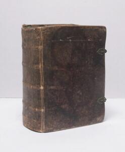Icelandic bible - Hoolum Biblia, pad er øll heiløg ritning utløgd ad Norraenu [...]. Kiesel 1747. Contemporary binding.
