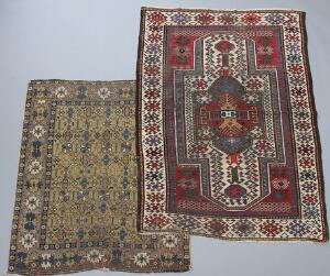 To kaukasiske tæpper. Antikt Konagend-Daghestan tæppe, Kaukasus. Samt antikt Kasak tæppe.2