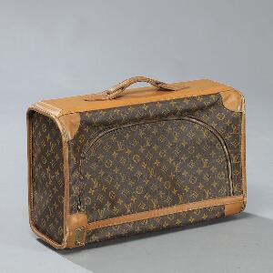 Louis Vuitton Vintage kuffert i monogram canvas med læderhåndtag og forstærkning. L. 54 x 34 x 21 cm.