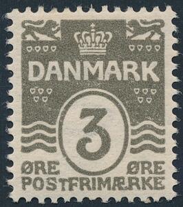 1905. Bølgelinie. 3 øre med variant lille T i POSTFRIMÆRKE. Velcentreret postfrisk mærke.