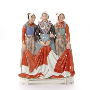 Carl Martin-Hansen Jylland, Fyn, Sjælland - egnsfigurgruppe af porcelæn. 12106. Juliane Maries mærke, Royal Copenhagen. H. 32 cm.