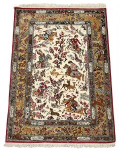 Qum helsilke tæppe, prydet med dyr og jægere til hest på lys bund, ca. 1 million knuder pr. kvm. Persien. Ca. 1980. 150 x 102.