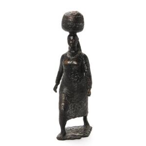 Ib Braun Epypisk kvinde. Usign. Figur af bronze. H. 50.