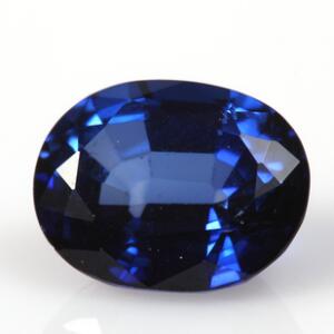 Uindfattet facetslebet safir på ca. 3.42 ct. Certifikat medfølger.