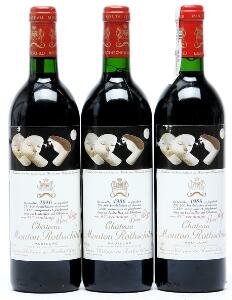 3 bts. Château Mouton Rothschild, Pauillac. 1. Cru Classé 1986 A hfin.