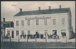 GJEDSER FÆRGEHAL. Postkort af Gedser Hotel  Teater annulleret med det sjældne poststempel Gjedser Færgehal.