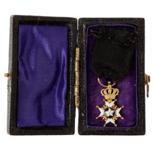 Sverige, miniature af Nordstjerneordenen, ridderkors af 1. klasse i 18 karat guld med originalt bånd, ca. 1960