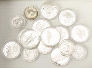 USA, 15 sølvmønter, 19. og 20. århundrede, alle i kapsler, mange proof inkl. 12 Dollar 1892, 1950, 1952. Danmark, 10 kr Den grimme ælling 2005, Ag. 16
