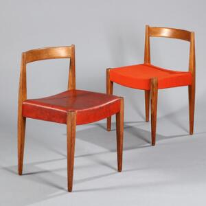 Nanna Ditzel, Jørgen Ditzel Et par stole af oregonpine, betrukket med hhv. rødt skind og orange uld. Udført på Kold Savværk. 2