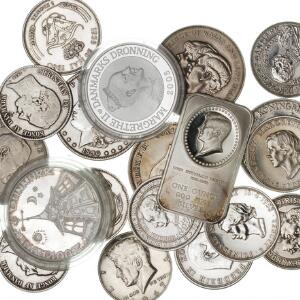Lille lot overvejende danke sølvmønter, de fleste kraftigt pudset, vægt af sølv ca. 350 g, i alt 19 stk.