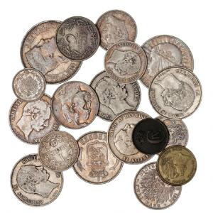 Lille lot overvejende danske og udenlandske sølvmønter, bl.a. Danmark, 2 kr 1899, H 13B, 2 øre 1887, H 18A, i alt 18 stk.