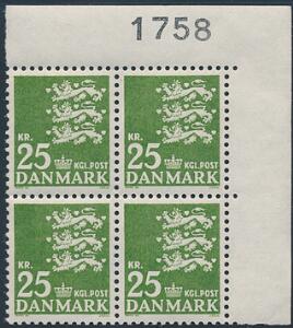 1962. 25 kr. Rigsvåben. Marginal 4-blok med marginalnummer 1758. AFA 2200.