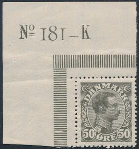 1921. Chr. X. 50 øre, olivgrå. Perfekt centreret postfrisk mærke med øvre hjørnemarginal. AFA 1400