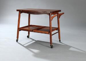 Frode Holm Rullebord med udfoldelig top. To underliggende bakker. Udført for Illums bolighus. H. 59. L. 70.82. B. 41.70