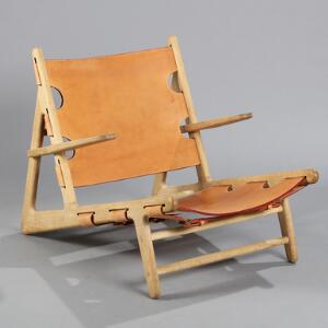 Børge Mogensen Jagtstolen. Armstol af egetræ, sæde og ryg monteret med kernelæder. Model 2229. Udført hos Fredericia Stolefabrik.