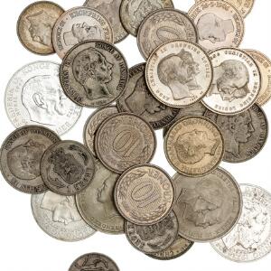 Erindringsmønter, 1892 - 1972, 8 stk, 10 kr. 1986, 4 stk., 10 kr. 1979, 6 stk. samt Chr. IX og Chr. X, diverse 2-, 1 kr. i sølv, 11 stk. Ialt 29 stk.