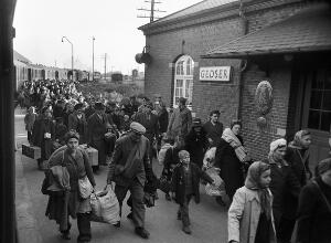 Timeout - Historical press photo Walther Månsson, 1947. Tyske flygtninge rejser tilbage til Tyskland, Gedser.