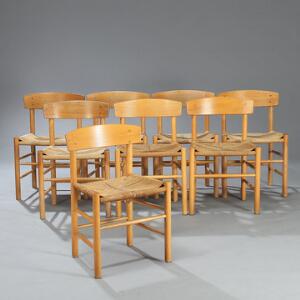 Børge Mogensen Folkestolen. Et sæt på otte stole af bøg og eg, sæder med papirflet. Model J-39. Udført hos FDB Møbler. 8