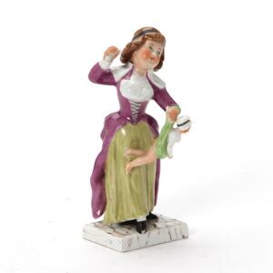 Figur af porcelæn, Pige med dukke. Den kongelige Porceliansfabrik, 1793. H. 15 cm.