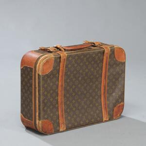 Louis Vuitton Vintage kuffert i monogram canvas med læderhåndtag og forstærkning. L. 58 x 40 x 18 cm.