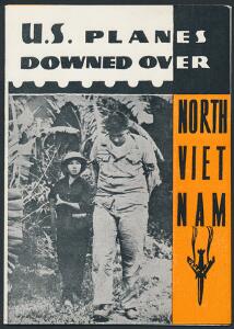 Vietnam. Original mappe fra Vietnam-krigen med foto af krigen samt Vietnamesiske frimærker med motiver fra Vietnam-krigen. Sjælden.