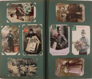 Frankrig. Album fyldt med gamle postkort med typiske romantiske 1.verdenskrigs motiver. Mange flotte kort iblandt