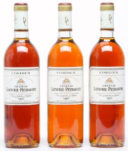 3 bts. Château Lafaurie-Peyraguey, Sauternes. 1. Cru Classé 1990 A hfin.