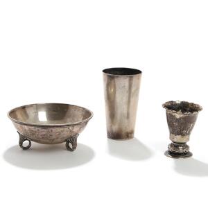 Vase, bordskål samt pokal af sølv. Kay Bojesen, Grann  Laglye og Møinichen. 20. årh. Vægt ca. 580 gr. Vase H. 10. 3