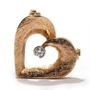 Per Borup Diamantsmykkelås af 14 kt. guld i form af hjerte, prydet med brillantsleben diamant. L. 2.
