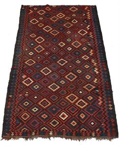 Semiantikt Veramin Kelim tæppe, prydet med gentagelsesmønster på rød bund. Persien. Ca. 1960. 288 x 178.
