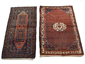 Semiantik Hamadan tæppe og nordvest persisk medaljontæppe. Persien. 20. årh. 213 x 107 og 205 x 138. 2
