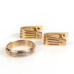 Diamantring af 14 kt. guld og hvidguld prydet med talrige enkeltslebne diamanter. Str. 65. Et par manchetknapper af 14 kt. guld medfølger. 3