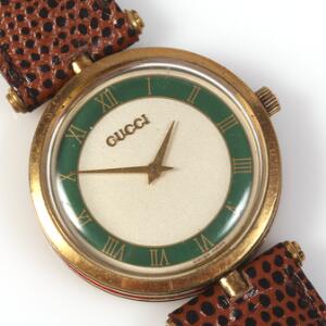 Gucci Damearmbåndsur af guldbelagt stål. Quartz. 1980-90erne.