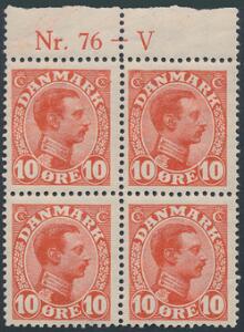 1913. Chr. X, 10 øre, rød. Fireblok med hæftemarginal 76-V. AFA 3500