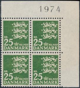 1962. Rigsvåben, 25 kr. grøn, alm.papir. Marginalblok 1974. AFA 2600