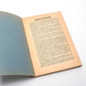 Historical archive Bovrup-Kartoteket. Cph 1946. 2 parts. Bogforlaget af 1946. Orig. wrappers, spines defective.  2