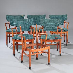 Peter Hvidt  Orla Mølgaard Nielsen Portex. Et sæt på seks armstole af lakeret bøg. Sæde og ryg betrukket med grønt mønstret stof. 6