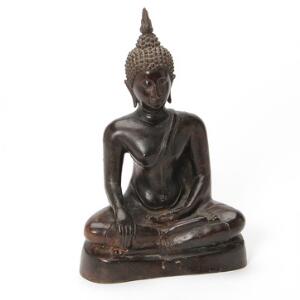 Buddha Shakyamuni af bronze, Sukhothai stil. Thailand 19. årh. H. 30 cm.