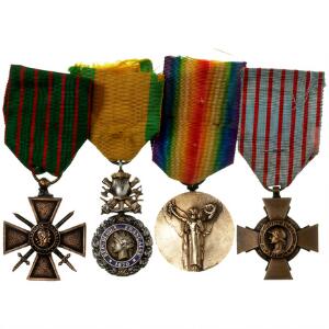 Frankrig, lot med 4 medailler bl.a. med relation til 1. verdenskrig - Valeur et Discipline 1870, Croix de Guerre 1914, Order du Combattant, m.m., i alt 4