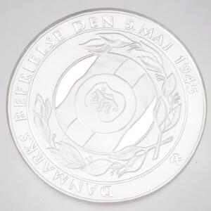 Medaille i serien Danmarks Befrielse, Ag, 1 kg 9251000, i original æske fra Mønthuset Danmark samt lille 1 oz sølvbarre