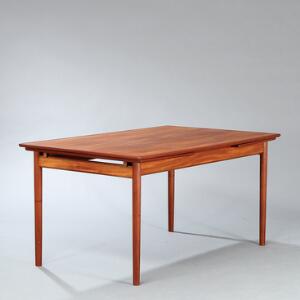 Dansk snedkermester Rektangulært spisebord af mahogni med hollandsk udtræk opsat på let tilspidsende ben.
