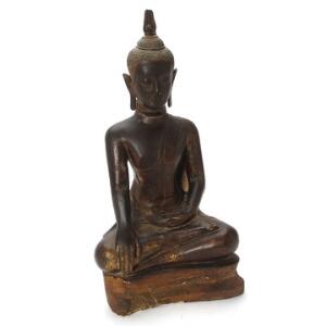 Buddha Shakyamuni af patineret og forgyldt bronze. Siam, 18. årh. H. 47 cm.