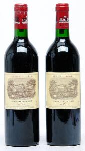 2 bts. Château Lafite Rothschild, Pauillac. 1. Cru Classé 1987 A hfin.