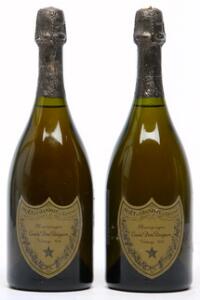 2 bts. Champagne Dom Pérignon, Moët et Chandon 1976 B tsus.