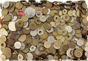 Samling af spillemønter, transportpoletter, vaskeripoletter, casino jétoner og musikmønter med mere, i alt flere hundrede stk. - en del bedre