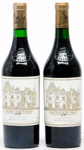 2 bts. Château Haut Brion, Pessac-Léognan. 1. Cru Classé 1985 A hfin.